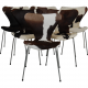 Sæt med seks Arne Jacobsen Syver stole i ko skind
