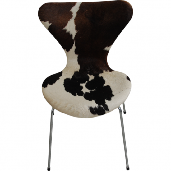 Sæt med seks Arne Jacobsen Syver stole i ko skind