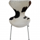 Sæt med seks Arne Jacobsen Syver stole i ko skind