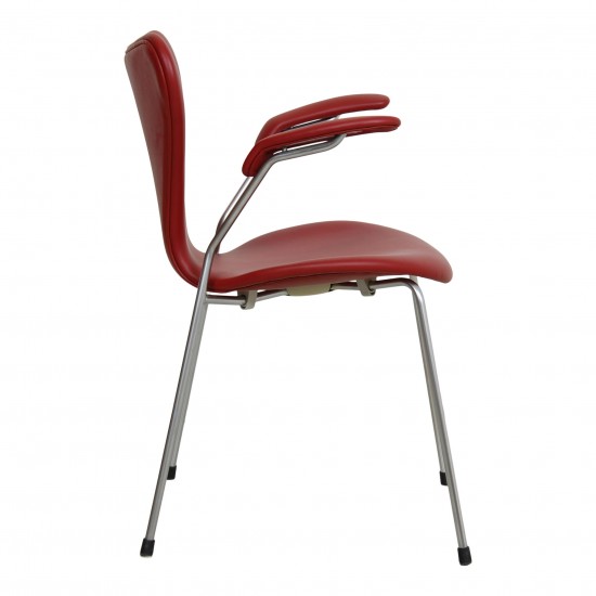 Arne Jacobsen syver armstol 3207 nybetrukket i Cherry semianilin læder Arne Jacobsen syver armstol 3207 nybetrukket i Cherry semianilin læder