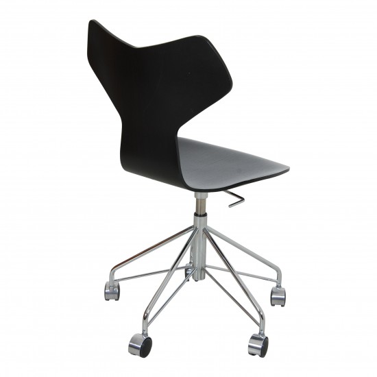 Arne Jacobsen 3130 Grand Prix Office chair