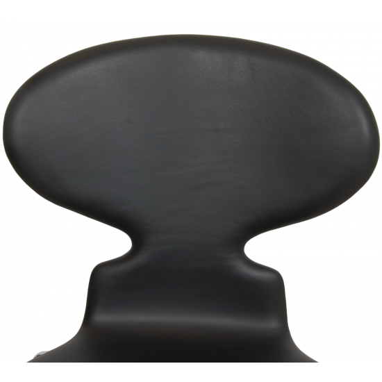 Set Arne Jacobsen Ant chair upholstered in black classic leather (6)