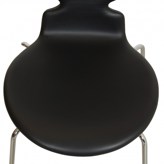 Set Arne Jacobsen Ant chair upholstered in black classic leather (6)