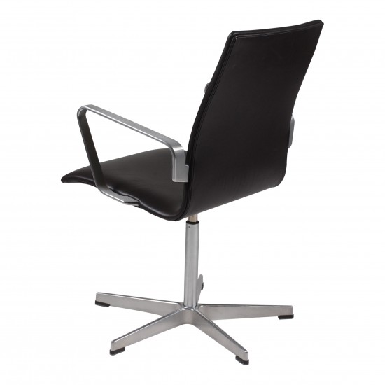 Arne Jacobsen oxford chair with armrests, newly upholstered with black aniline leather