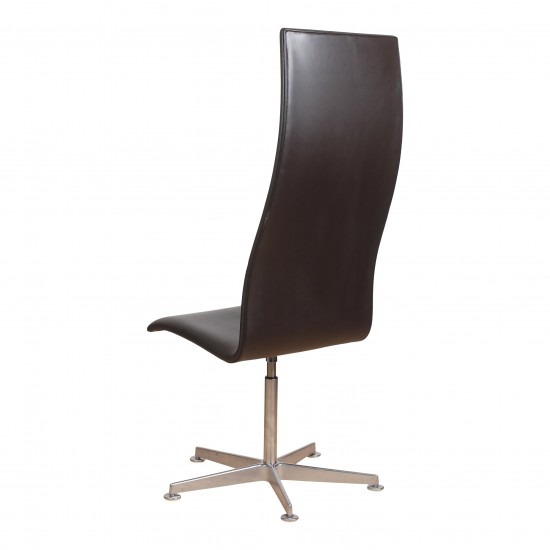Arne Jacobsen høj Oxford kontorstol i mørkebrunt læder