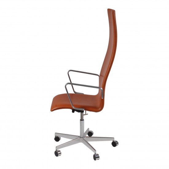 Arne Jacobsen HIgh oxford office chair with walnut aniline leather