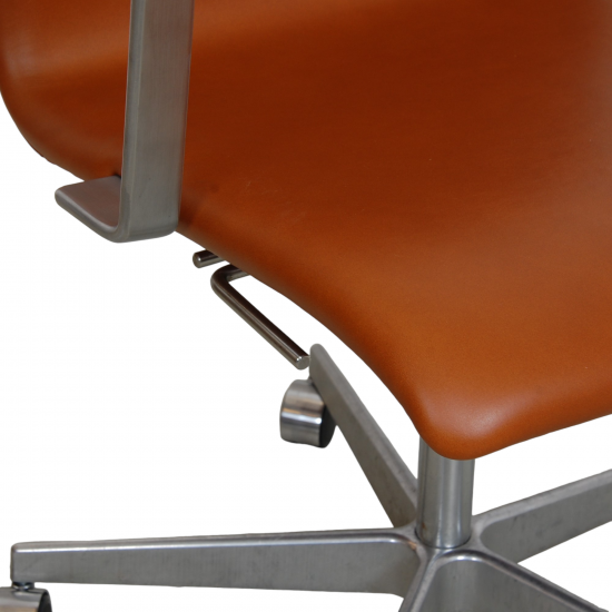 Arne Jacobsen Oxford office chair reupholstered in walnut aniline leather