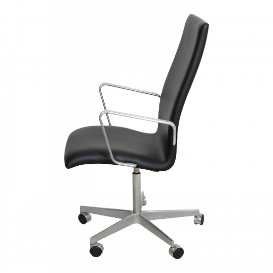 Arne Jacobsen Oxford kontorstol med mellemhøj ryg i sort læder