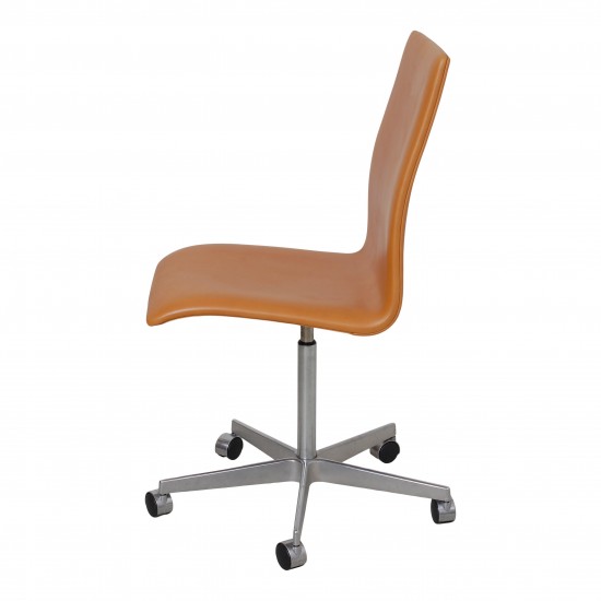 Arne Jacobsen Oxford office chair newly upholstered with cognac aniline leather