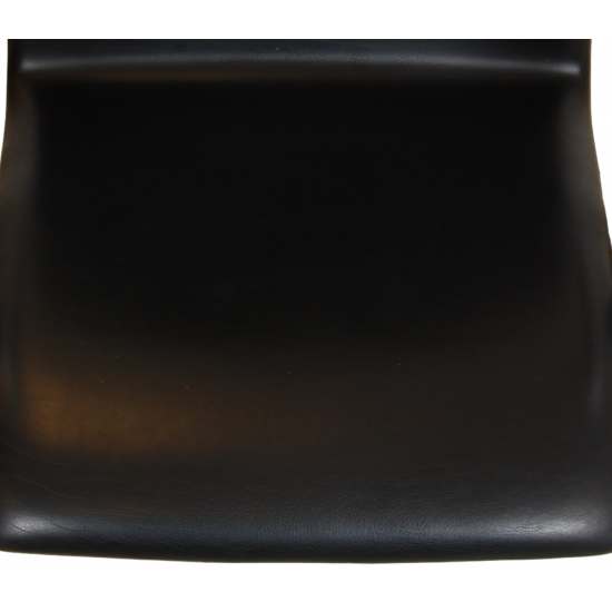 Arne Jacobsen Oxford office chair in black leather