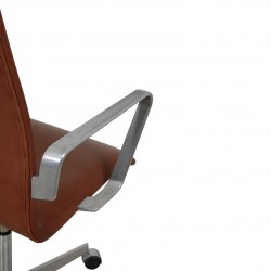 Arne Jacobsen Oxford office chair in mocha aniline leather Arne Jacobsen Oxford office chair in mocha aniline leather