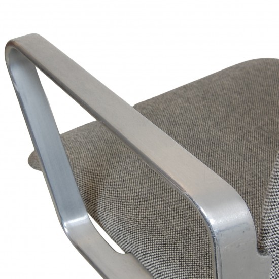 Arne Jacobsen Oxford office chair in grey hallingdal fabric