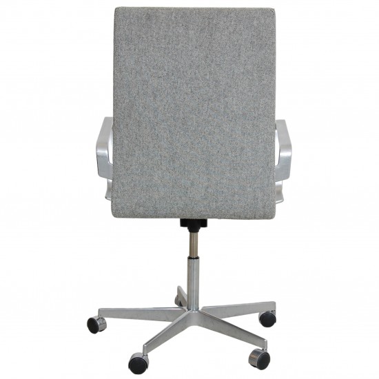 Arne Jacobsen Oxford office chair in grey hallingdal fabric