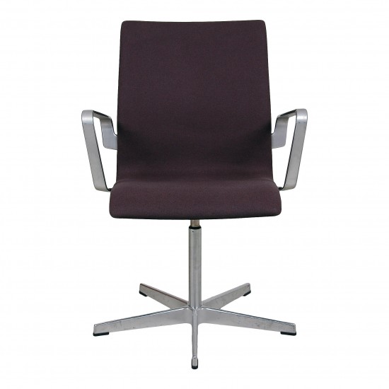 Arne Jacobsen Low oxford chair from 2008 with dark grey fabric