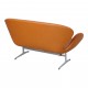 Arne Jacobsen Svanesofa nypolstret i cognac anilin læder Arne Jacobsen Svanesofa nypolstret i cognac anilin læder