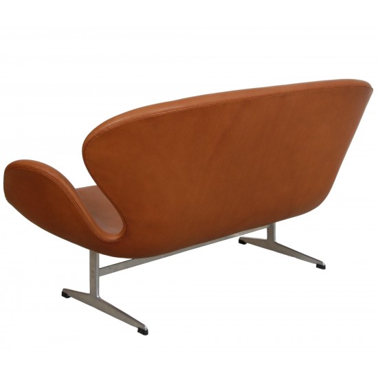 Arne Jacobsen Svane sofa i cognac anilin læder