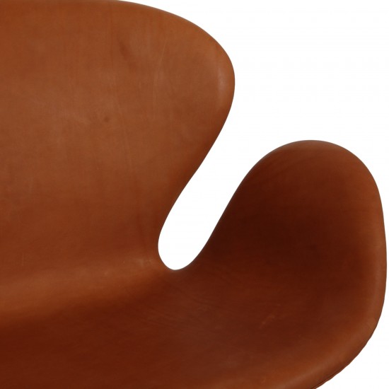 Arne Jacobsen Swan sofa in cognac aniline leather