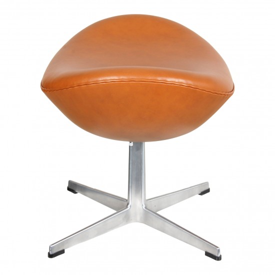 Arne Jacobsen Ægget fodskammel nypolstret med cognac classic læder