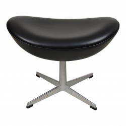 Arne Jacobsen Ægget fodskammel nybetrukket med sort classic læder Arne Jacobsen Ægget fodskammel nybetrukket med sort classic læder