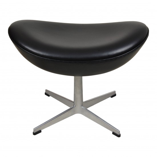 Arne Jacobsen Egg ottoman with black classic leather