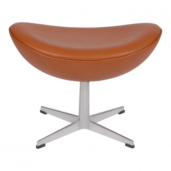 Upholstery of Arne Jacobsen Egg stool with leather