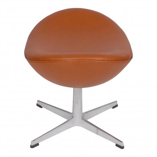 Arne Jacobsen Egg ottoman with walnut aniline leather