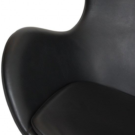 Arne Jacobsen Egg chair in black leather, Old version