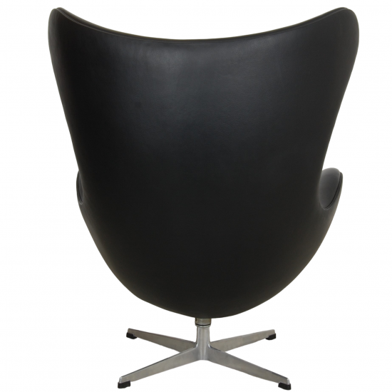 Arne Jacobsen Egg chair in black leather, Old version