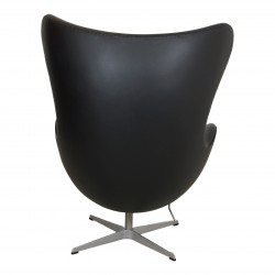 Arne Jacobsen The egg newly upholstered in black Nevada aniline leather Arne Jacobsen The egg newly upholstered in black Nevada aniline leather