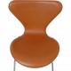 Sæt med 4 Arne Jacobsen Syver stole i cognac læder