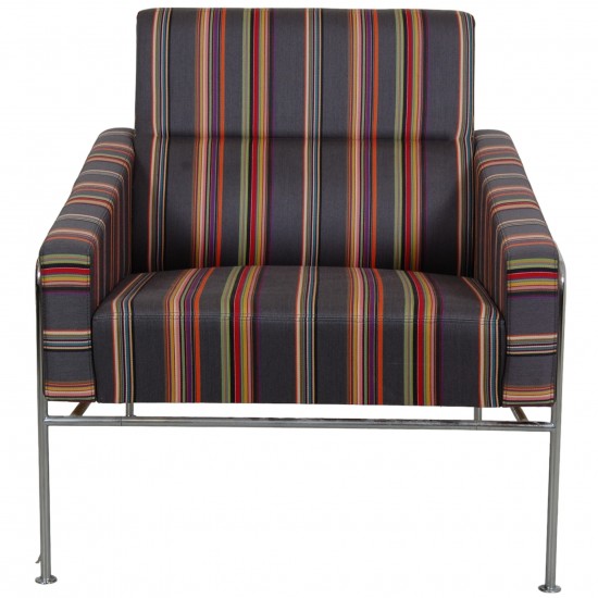 Arne Jacobsen 3301 Loungechair in Paul Smith fabric