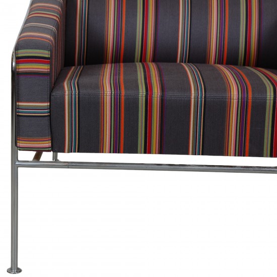 Arne Jacobsen 3301 Loungechair in Paul Smith fabric