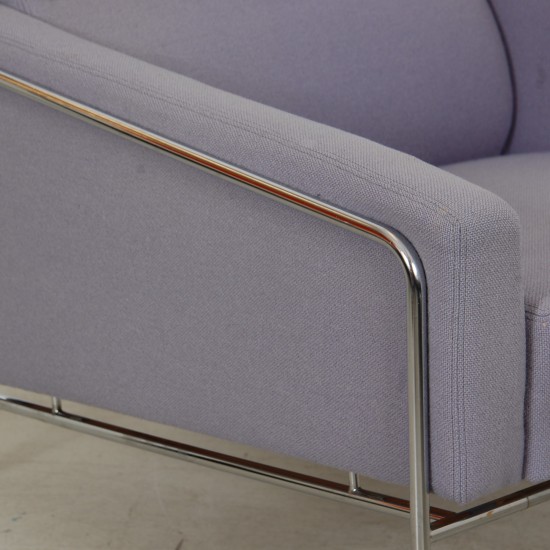 Arne Jacobsen 3301 lufthavnsstol i lilla stof