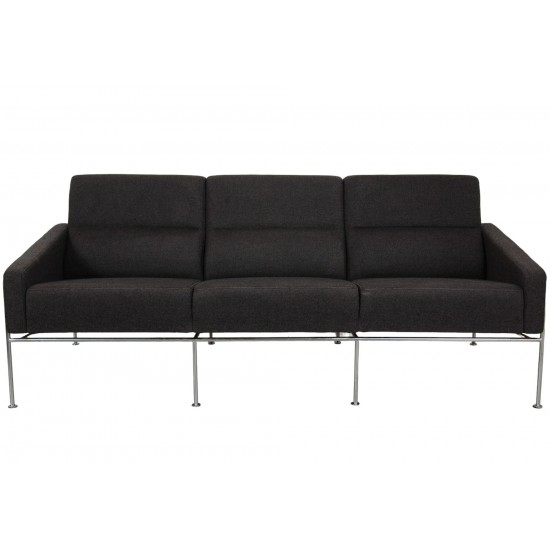 Arne Jacobsen 3.seater 3303 sofa in grey Hallingdal fabric