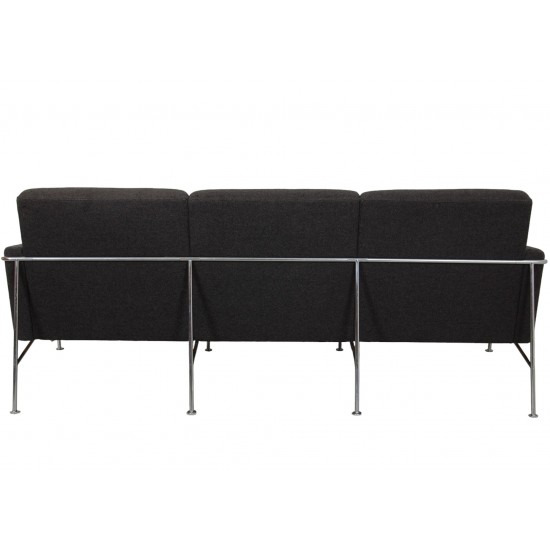 Arne Jacobsen 3.seater 3303 sofa in grey Hallingdal fabric