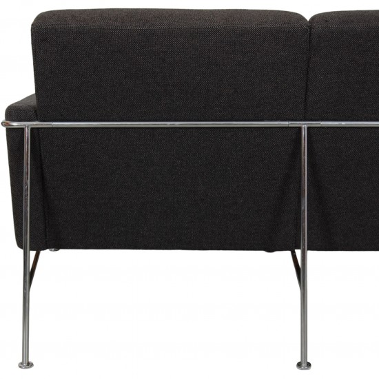 Arne Jacobsen 3.seater 3303 sofa in grey Hallingdal fabric