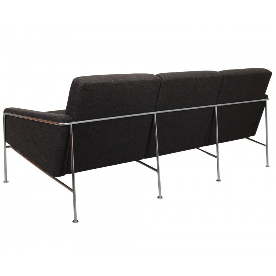 Arne Jacobsen 3.seater 3303 sofa in grey Hallingdal fabric