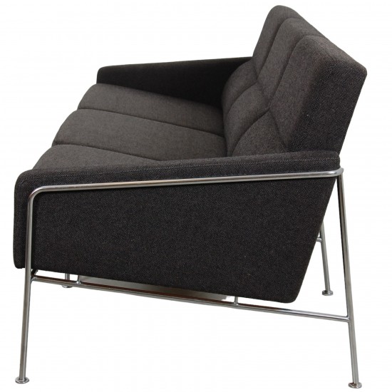 Arne Jacobsen 3.seater 3303 sofa in grey Hallingdal fabric