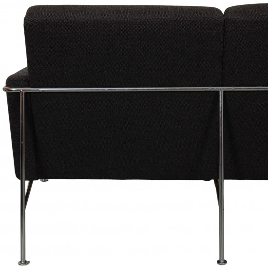 Arne Jacobsen 3-personers 3303 sofa i gråt Hallingdal stof