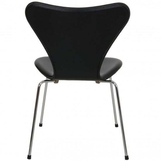 Sæt på fire Arne Jacobsen syver stole i sort læder