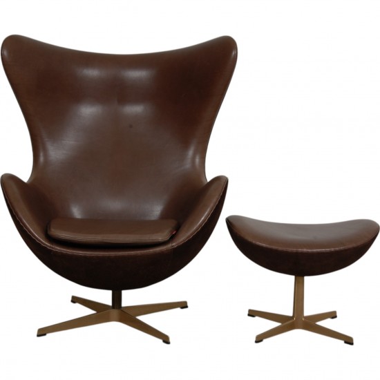 Arne Jacobsen 50 års jubilæums Ægget stol med skammel