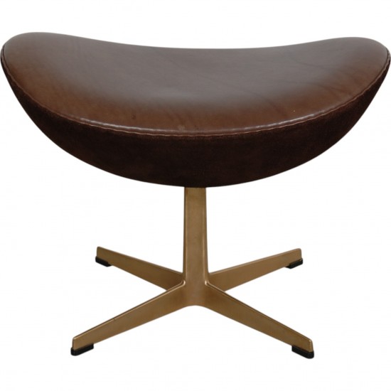 Arne Jacobsen 50 års jubilæums Ægget stol med skammel