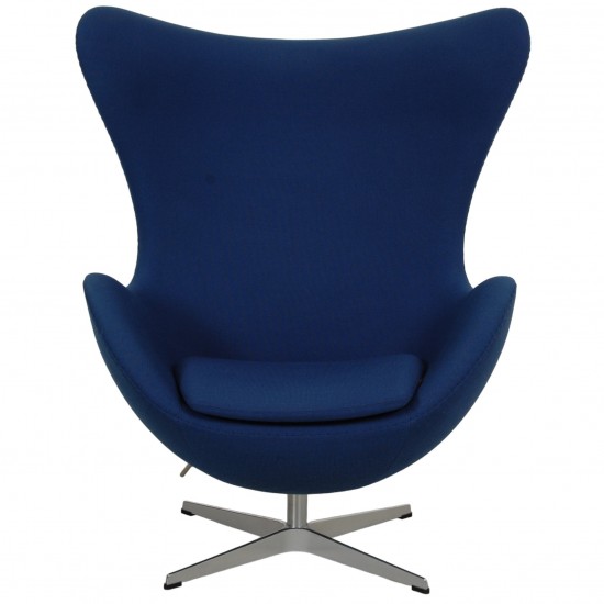 Arne Jacobsen Egg chair in blue fabric