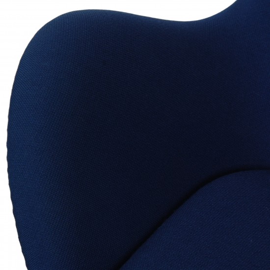 Arne Jacobsen Egg chair in blue fabric