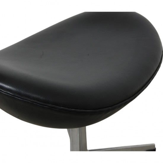 Arne Jacobsen Ægge skammel i sort læder