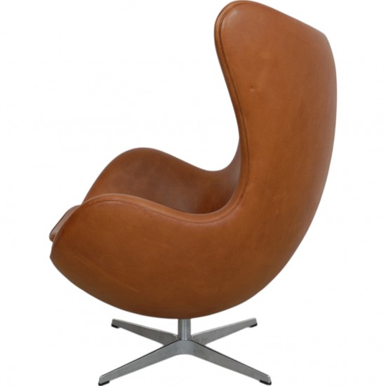 Arne Jacobsen Egg chair in patinated cognac leather