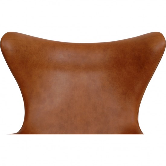 Arne Jacobsen Egg chair in patinated cognac leather