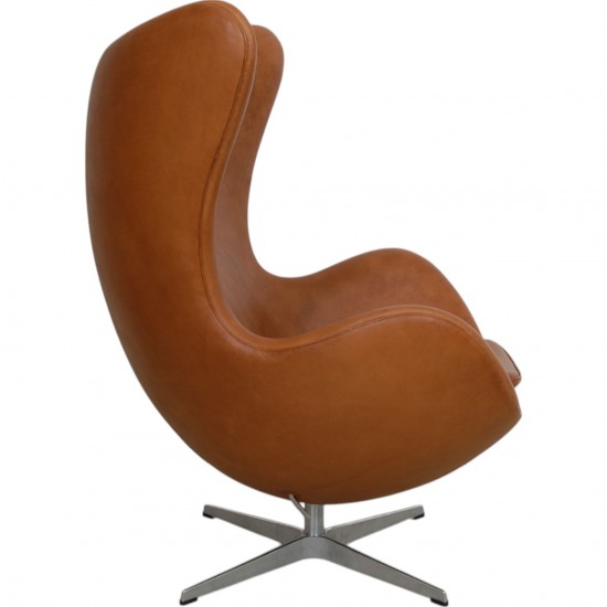 Arne Jacobsen Egg chair in patinated cognac leather