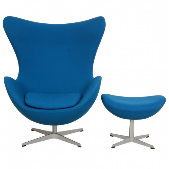 Arne Jacobsen Egg chair with ottoman in blue fabric