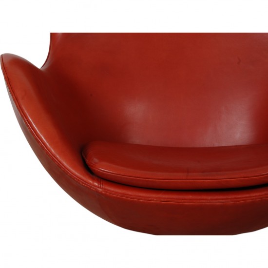 Arne Jacobsen vintage Egg chair with stool in indian red anilin leather